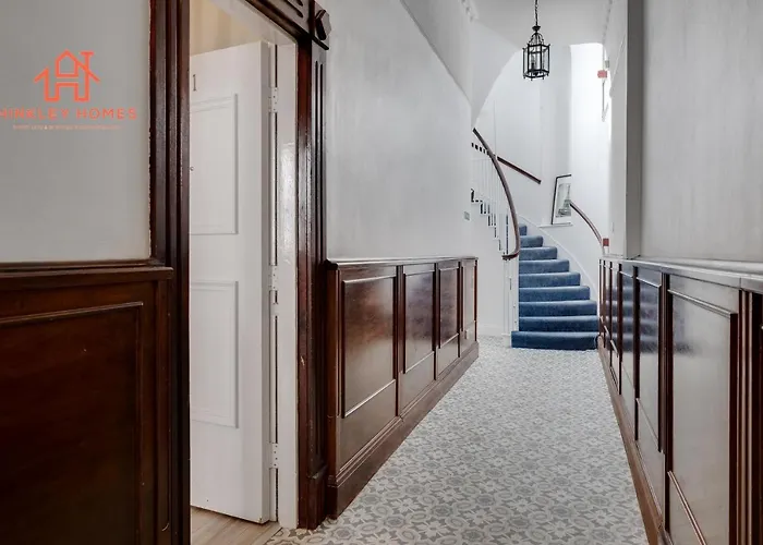 Rodney St - City Centre - Georgian Apartment -