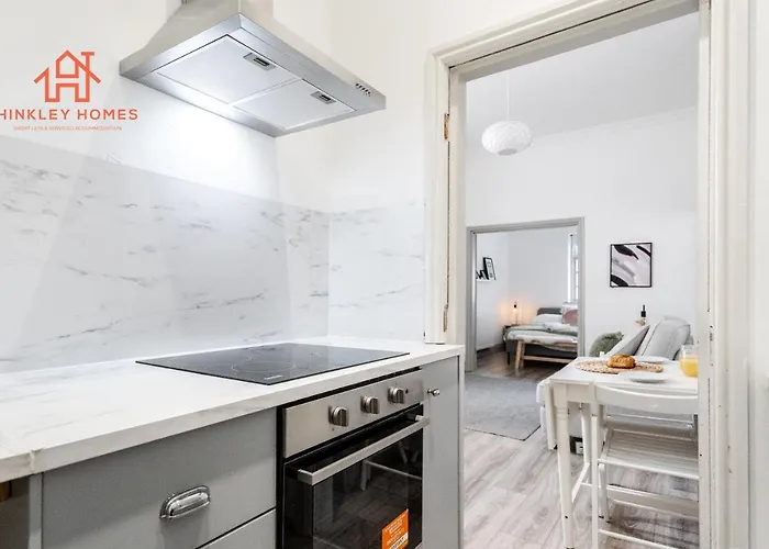 Rodney St - City Centre - Georgian Apartment -